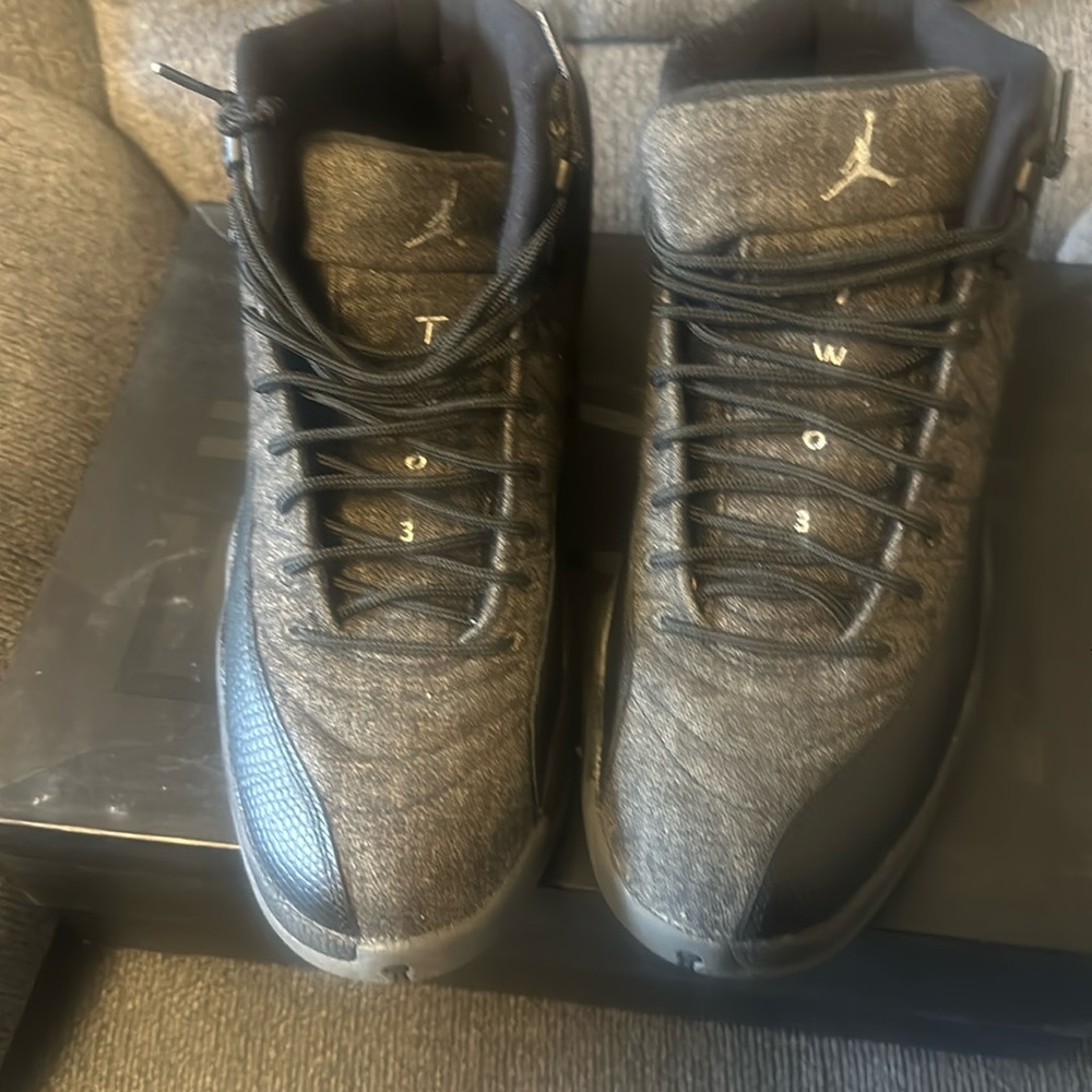 Air Jordan 12 wool | size 10.5